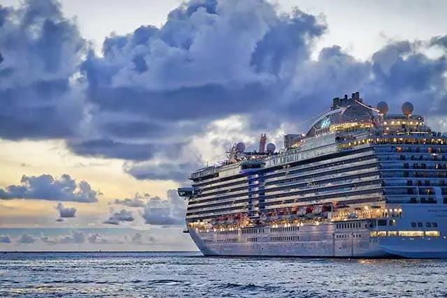 ocean cruises vs river cruises