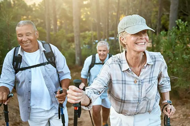 Hiking in nature - Best Travel Agents in NJ - JJ Travel Associates Group of friends hiking